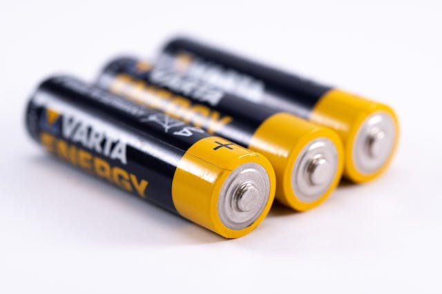 De kracht in huis: een gids over essentiële batterijen voor dagelijks gebruik